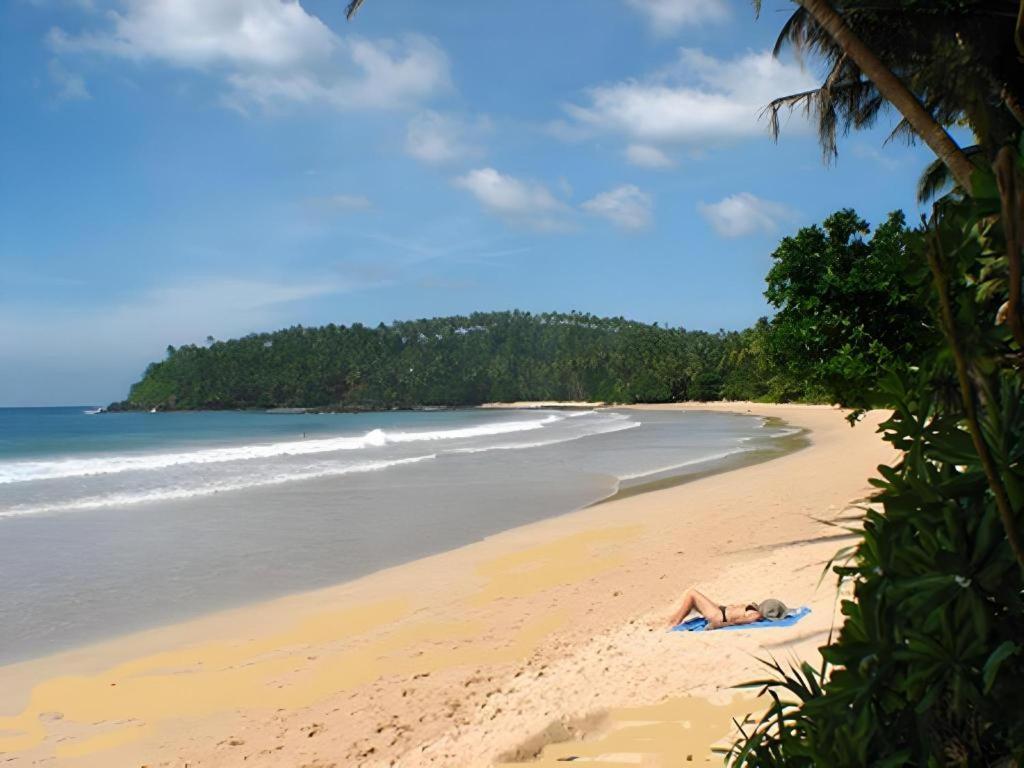Coralworld Hotel Mirissa Bagian luar foto