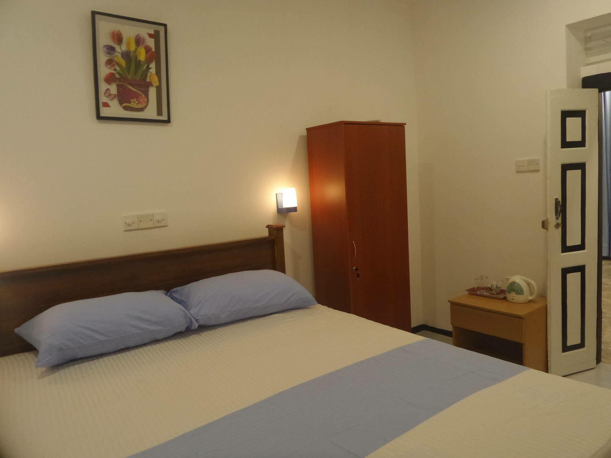 Coralworld Hotel Mirissa Bagian luar foto